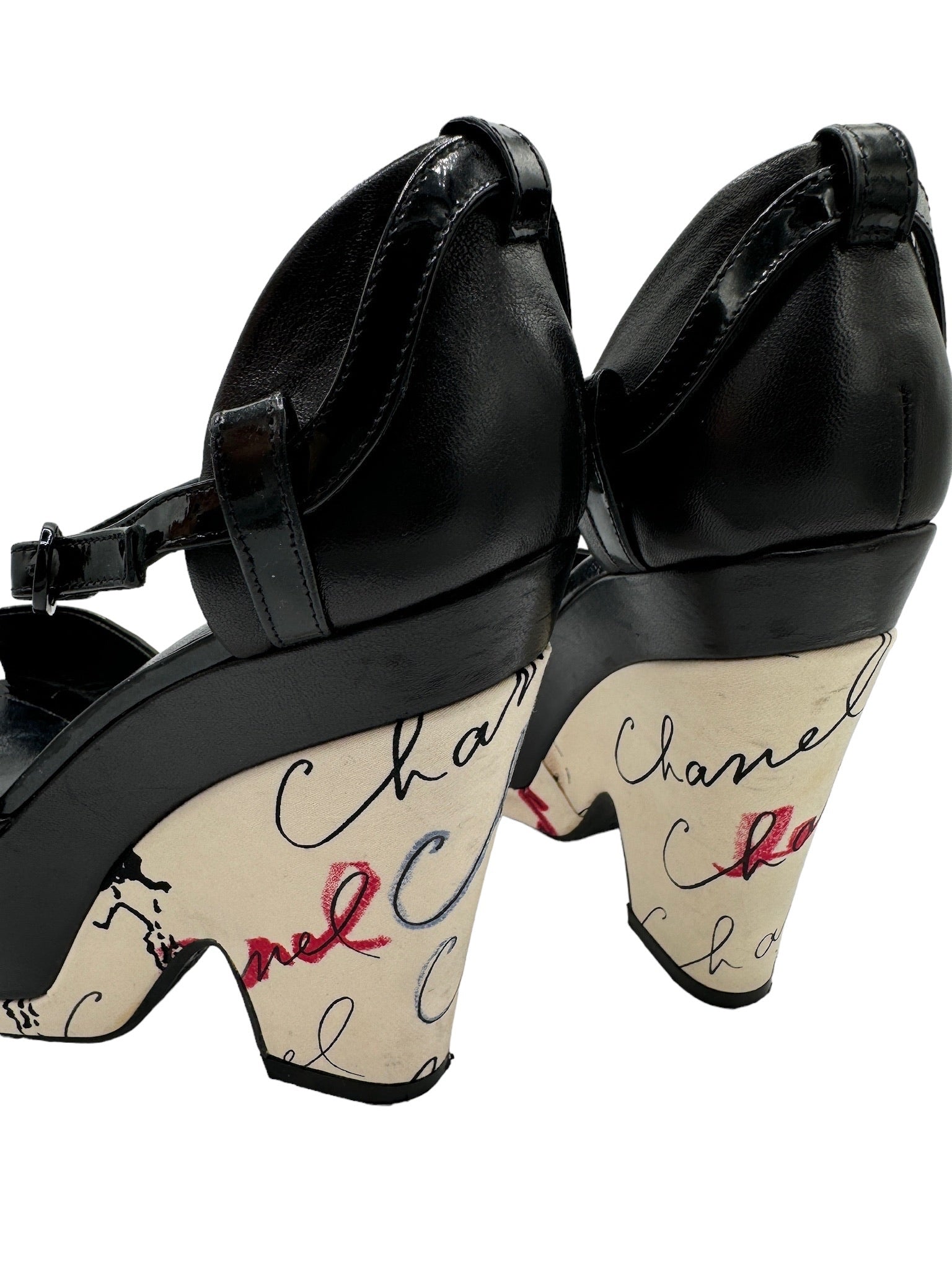 CHANEL - Pumps Black Patent Leather Size 7