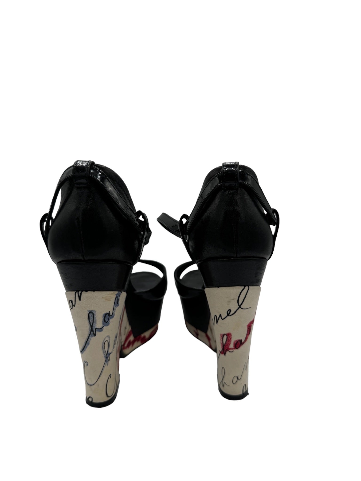 CHANEL - Pumps Black Patent Leather Size 7