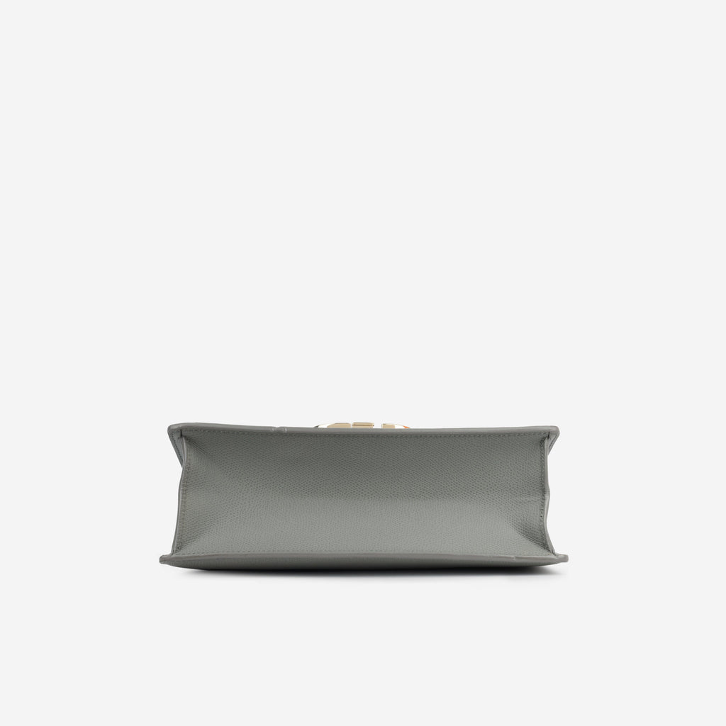 Dior 30 Montaigne Shoulder Bag