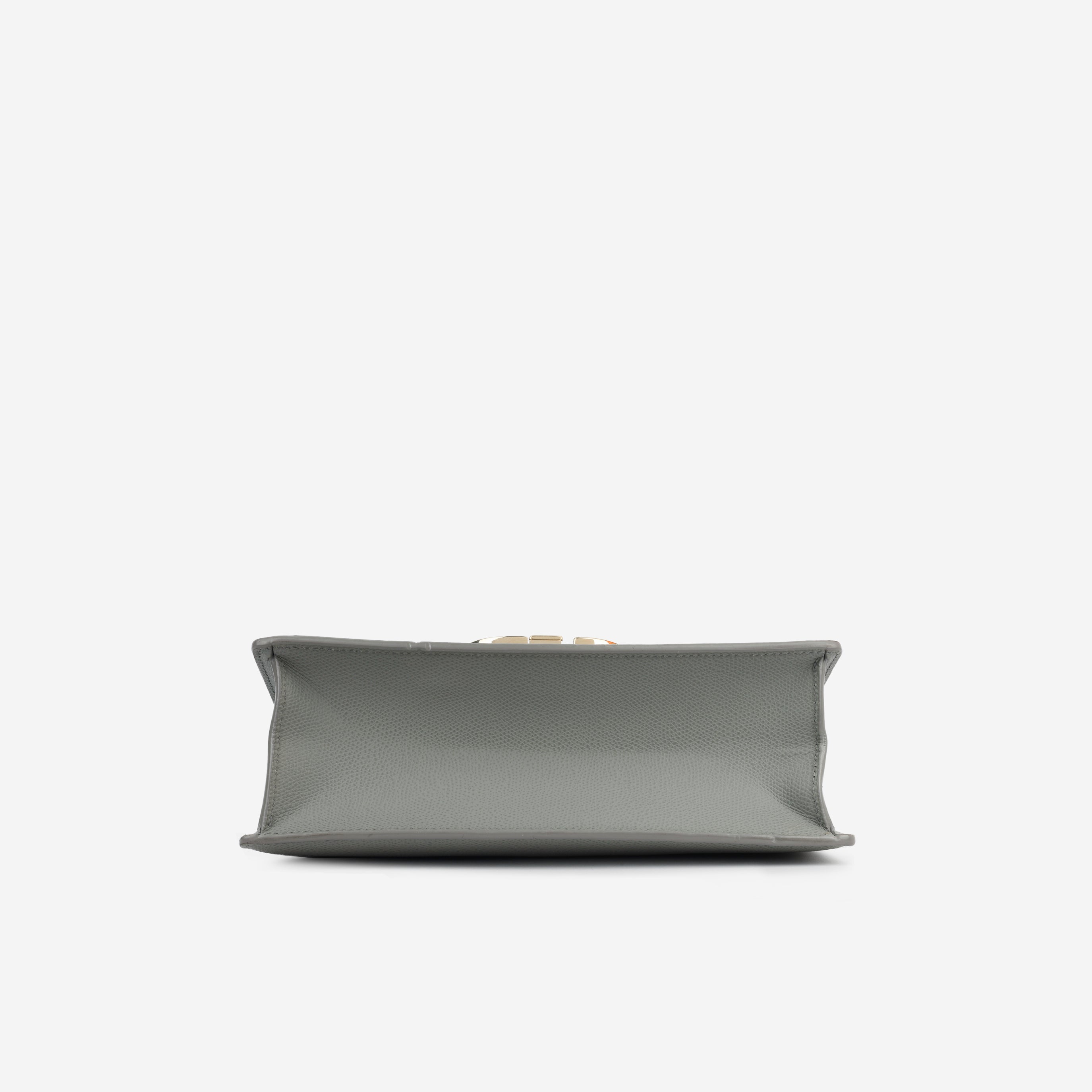 Dior 30 Montaigne Shoulder Bag