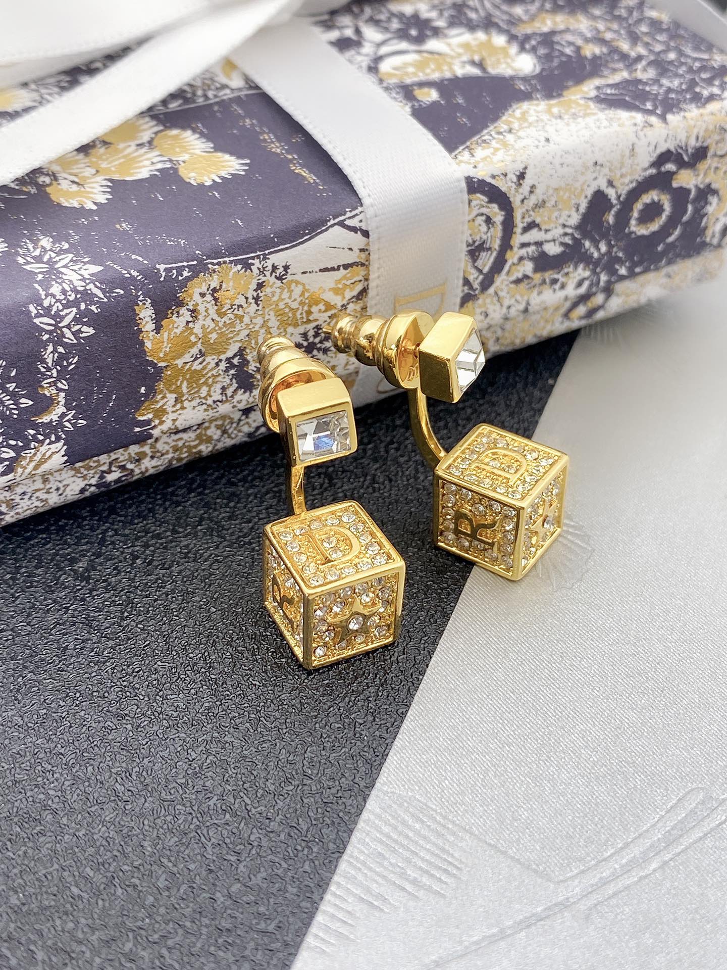 DIOR D-STAR GOLD DIAMOND EARRINGS