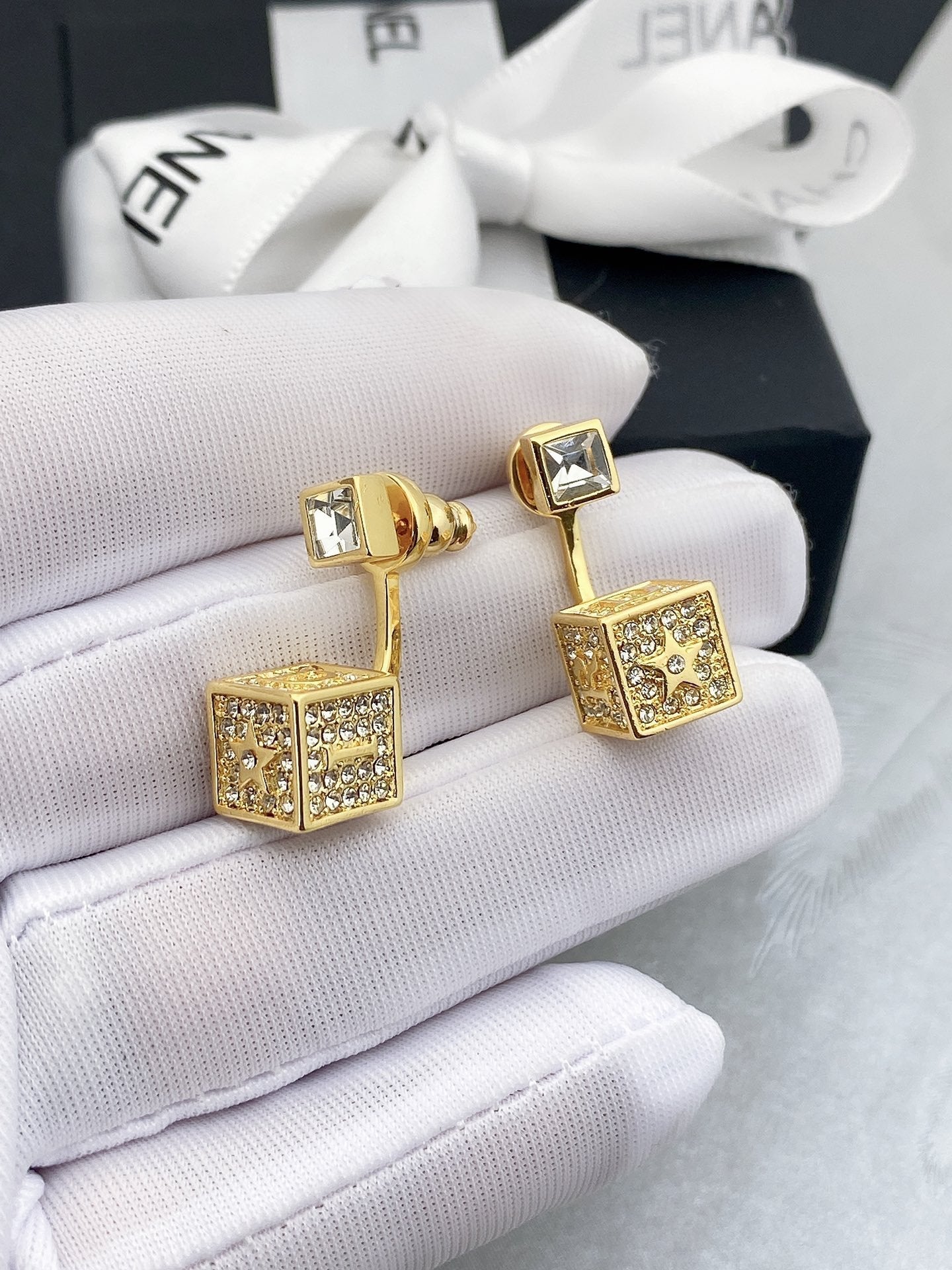 DIOR D-STAR GOLD DIAMOND EARRINGS