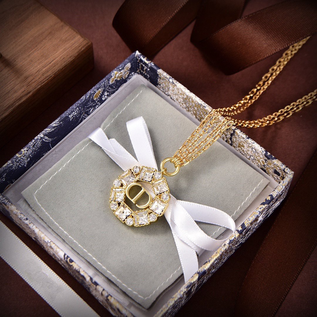 DIOR PENDANT GOLD DIAMOND NECKLACE