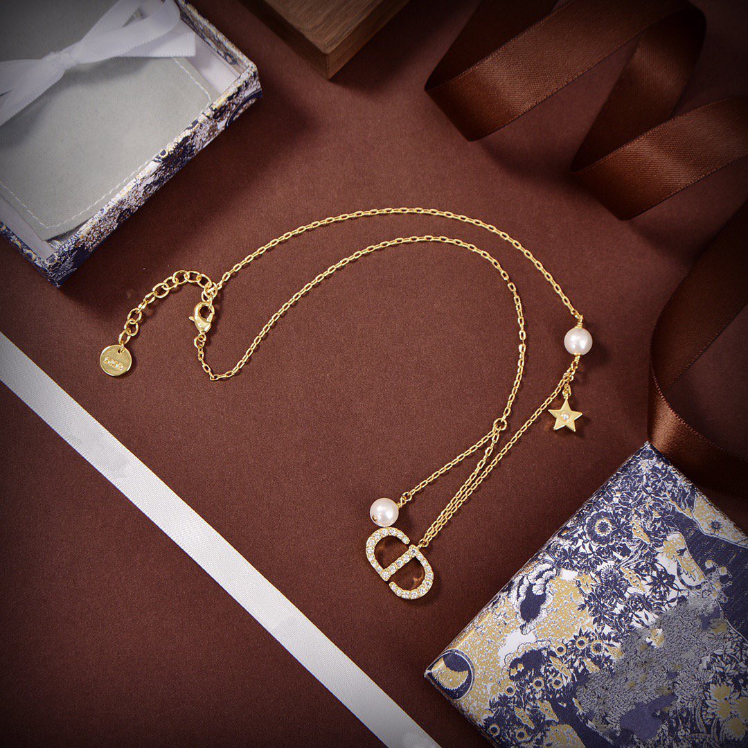 DIOR STAR PEDANT GOLD DIAMOND NECKLACE