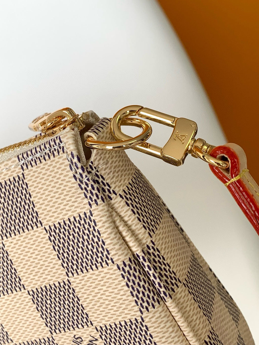 Louis Vuitton pochette accessories 23cm beige damier azur canvas