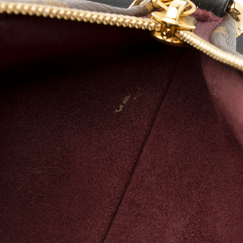 Louis Vuitton Monogram Canvas V Tote MM (SHF-18568)