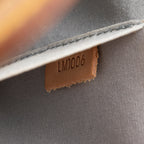 Louis Vuitton Monogram Vernis Roxbury Drive Clutch (SHF-19094)
