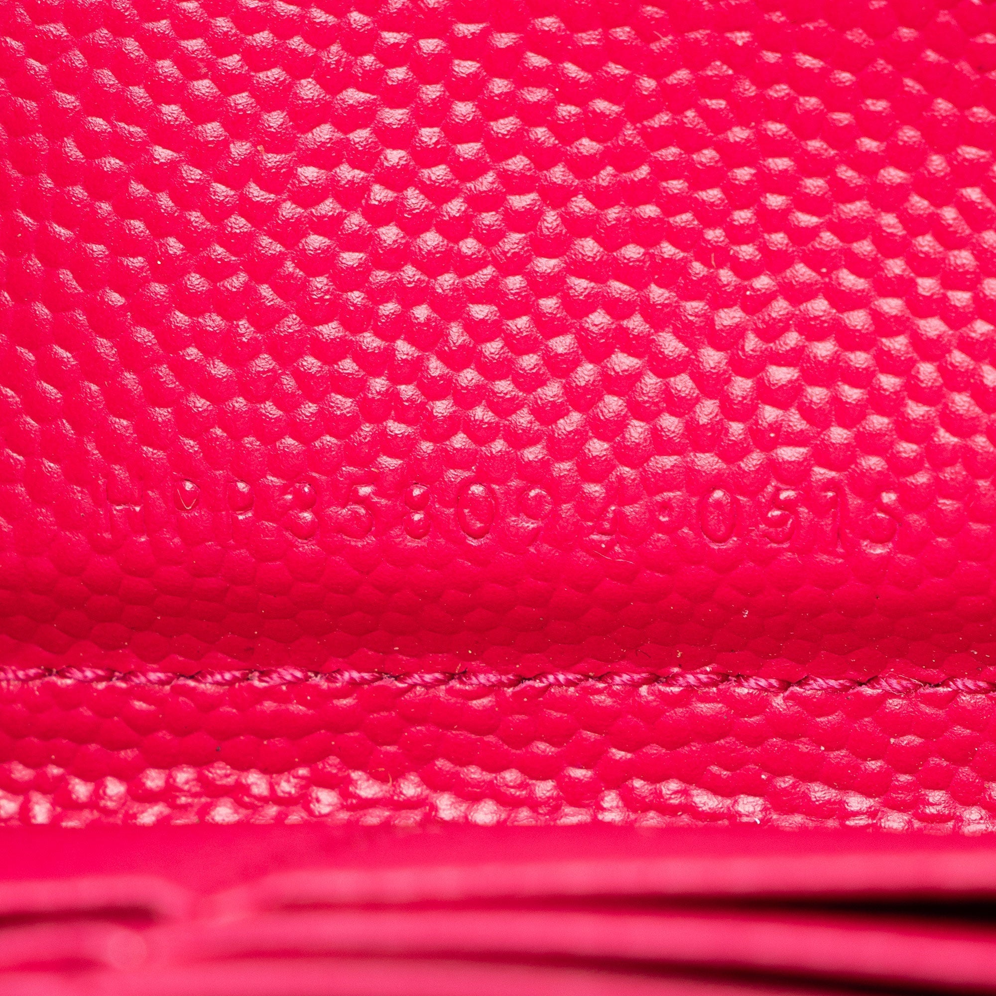 Saint Laurent Matelasse Grain de Poudre Monogram Zip Around Wallet (SHF-ITLdc5)