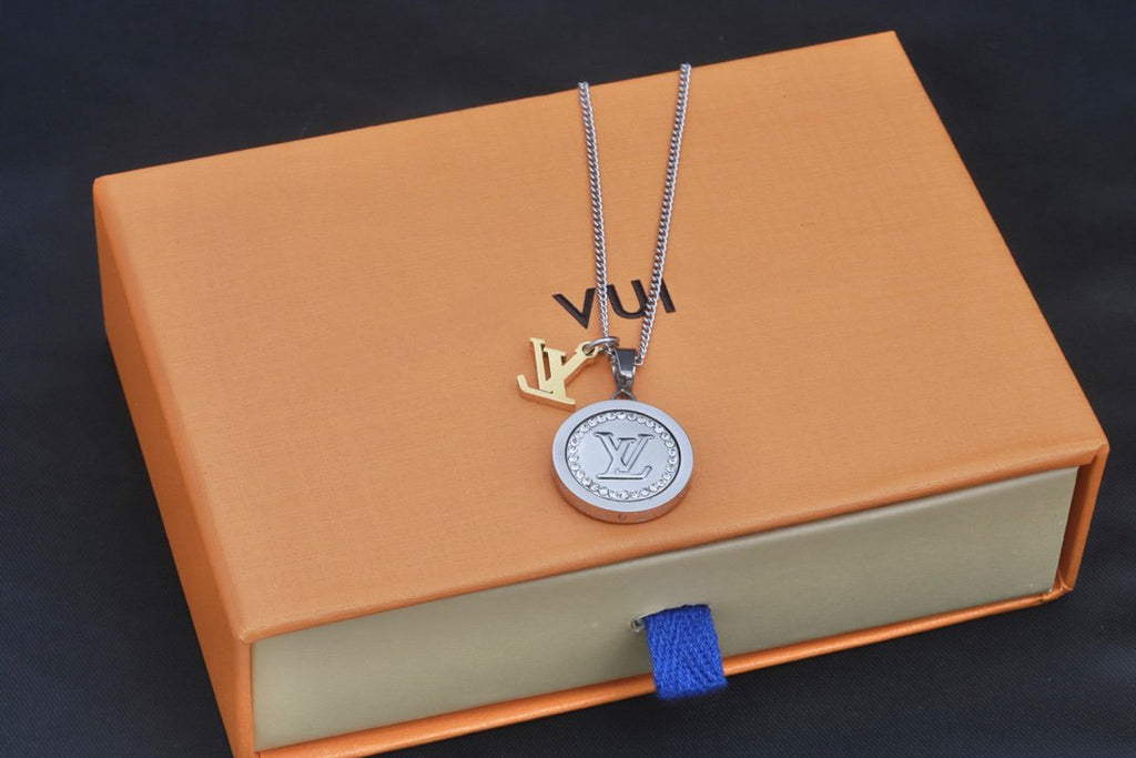 Louis Vuitton CATCH PENDANT NECKLACE