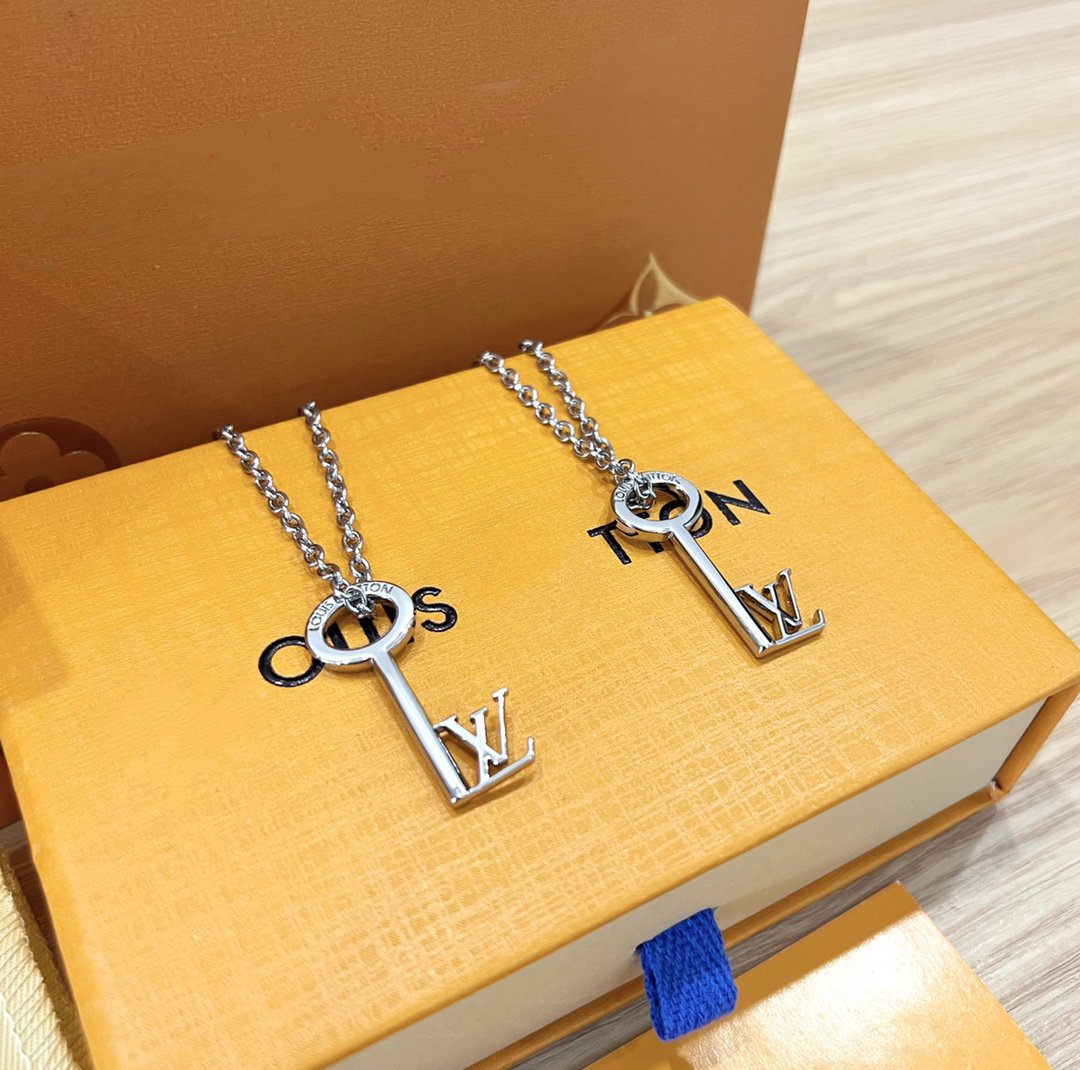 Louis Vuitton KEY PENDANT