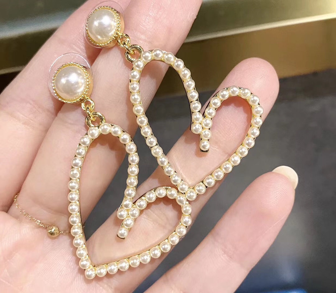 DIOR PEARL GOLD PLATED OPEN HEART  EARRINGS