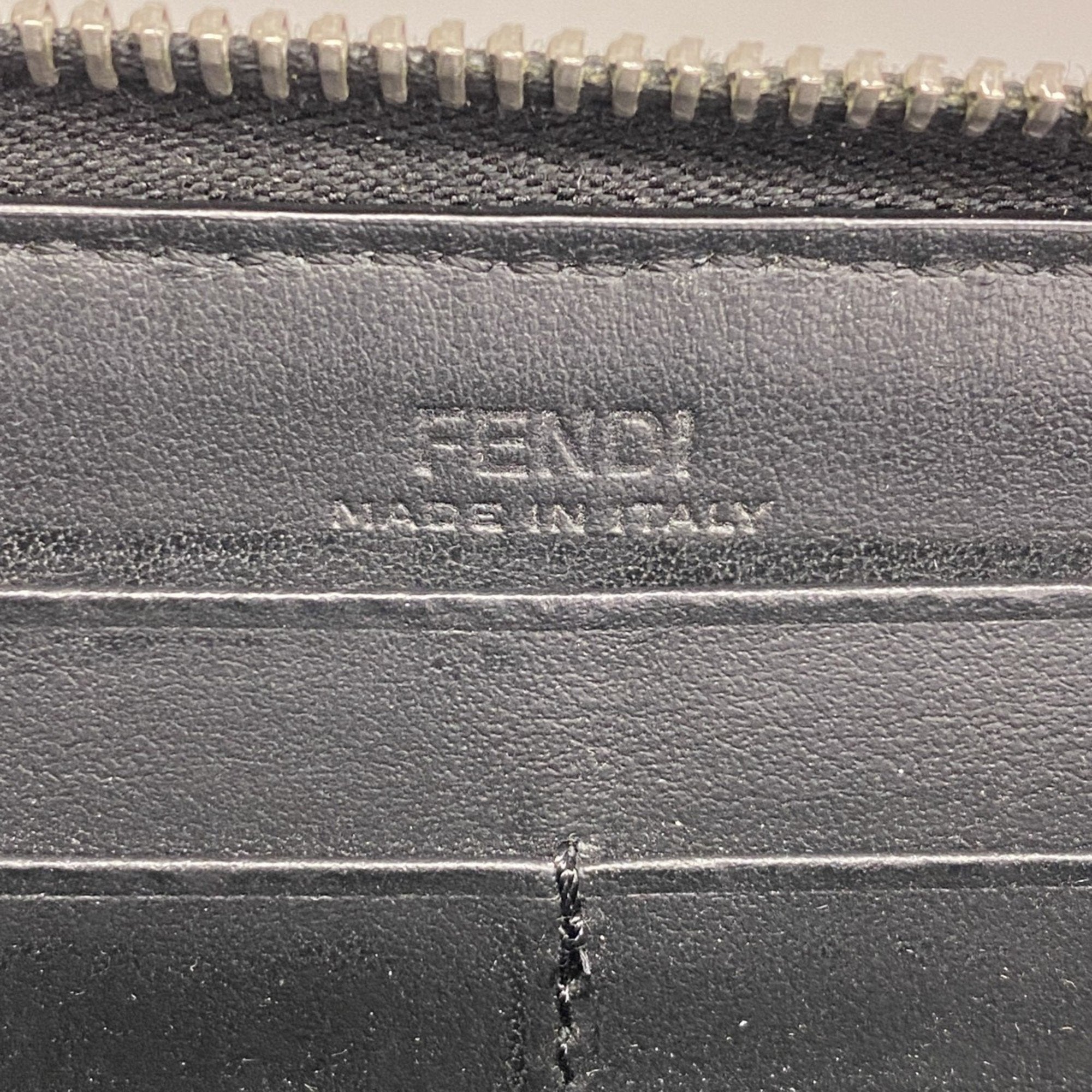 Fendi  Leather Long Wallet (Bi-Fold) ()