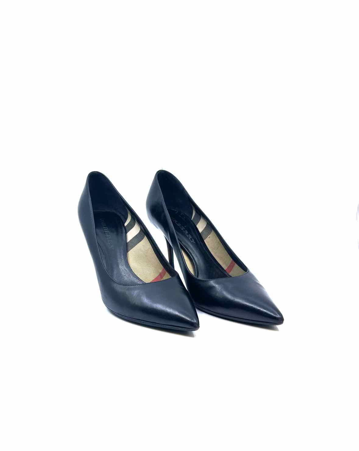 BURBERRY Size 8.5 Black & Beige Pumps