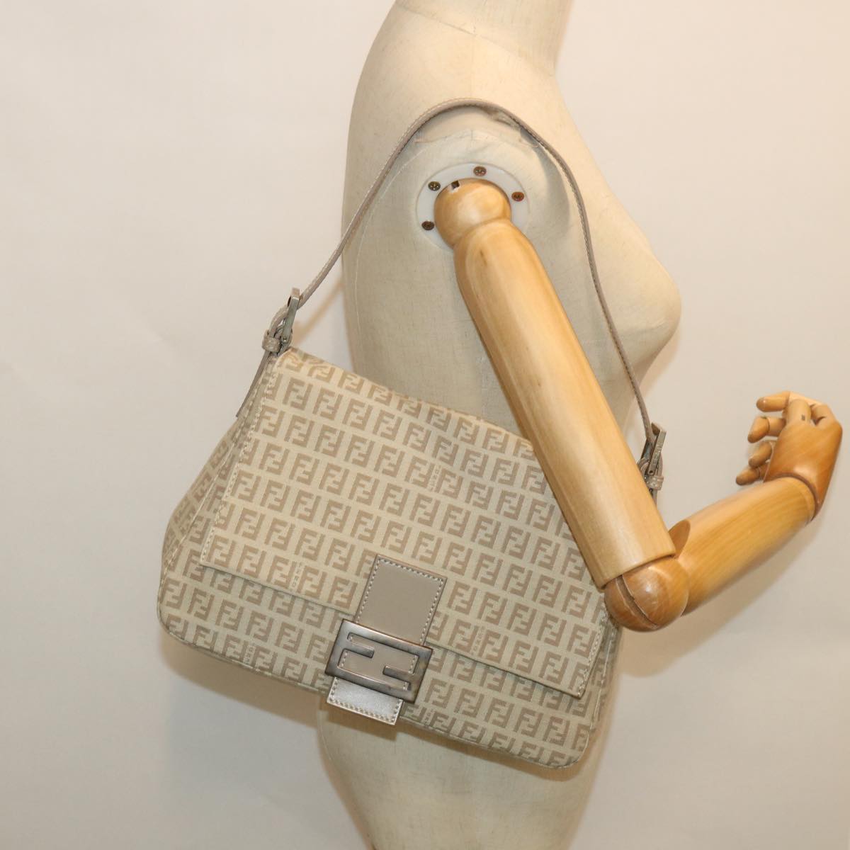 FENDI Zucchino Canvas Mamma Baguette Shoulder Bag Beigeam4994
