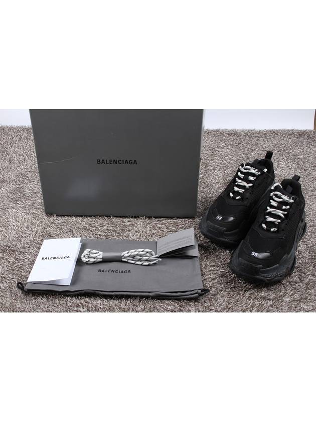Balenciaga Triple S Black 38 250