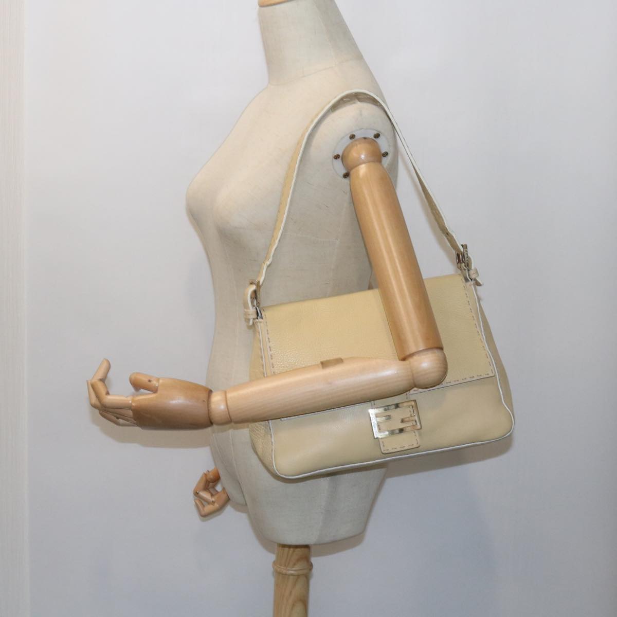 FENDI Mamma Baguette Shoulder Bag Leather Beigebs10191