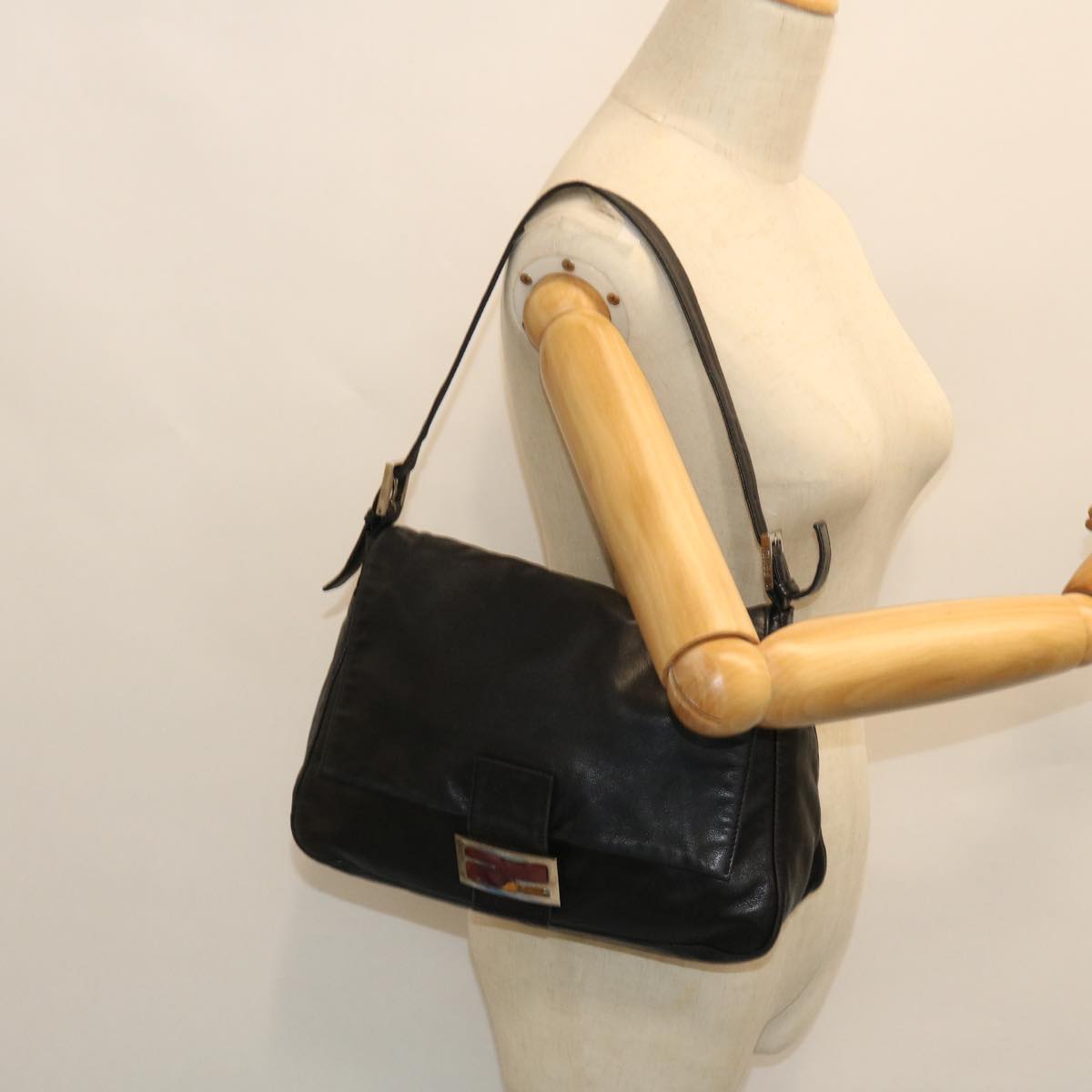 FENDI Mamma Baguette Shoulder Bag Leather Blackbs8192