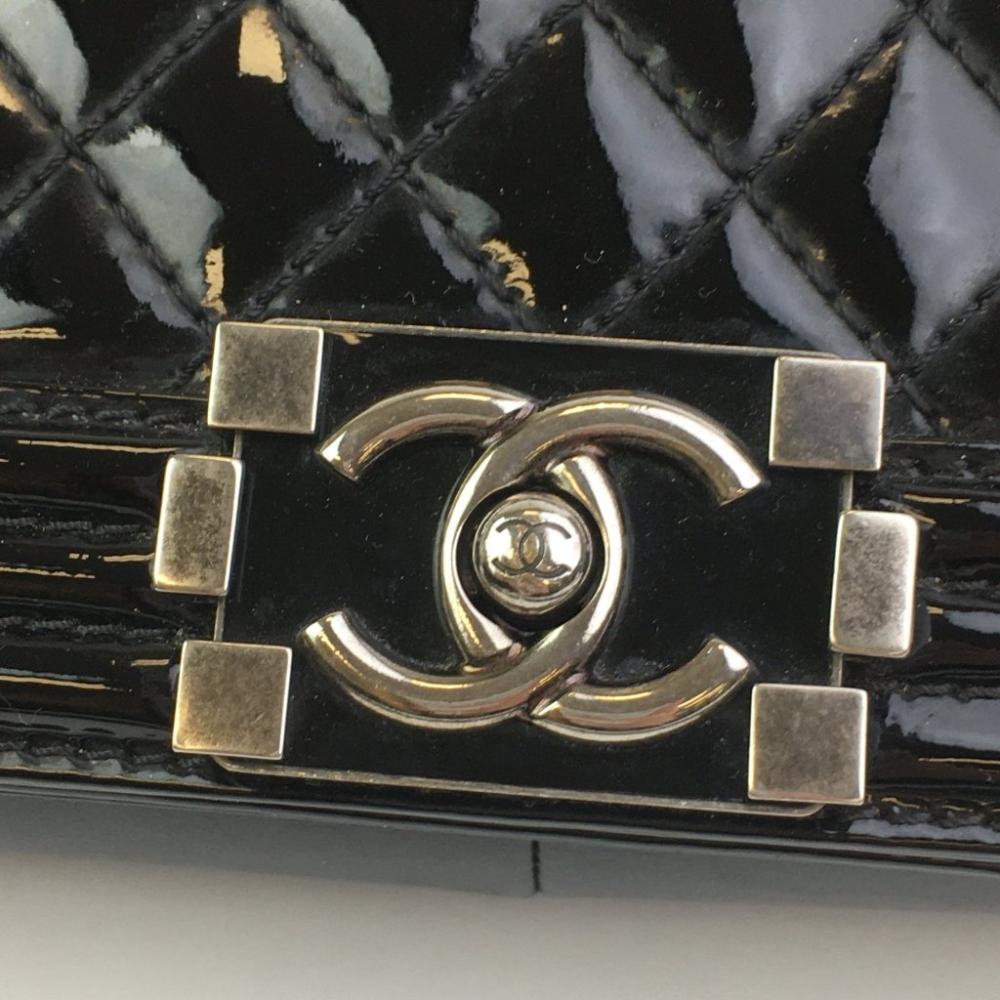 Black Leather Chanel Shoulder Bag