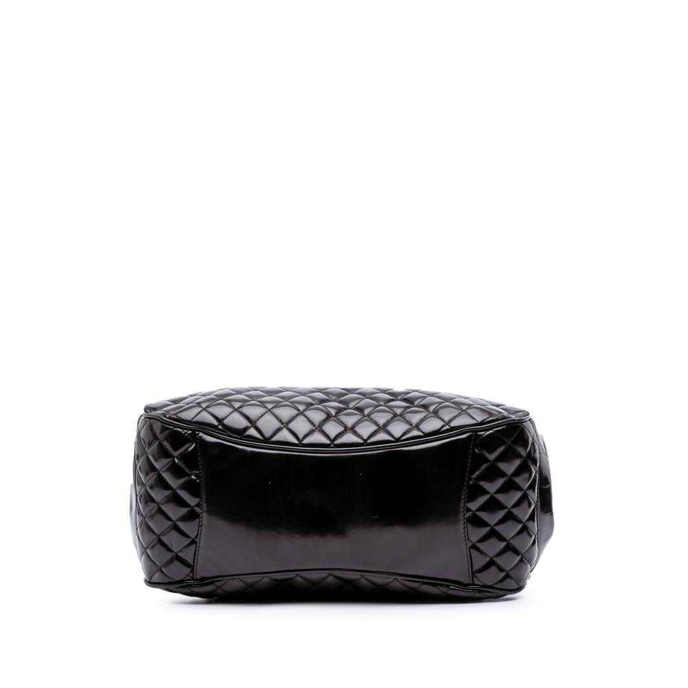 Black Leather Chanel Shoulder Bag