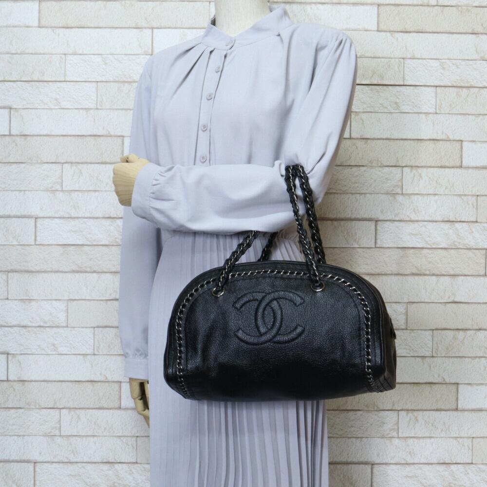 Black Leather Chanel Shoulder Bag