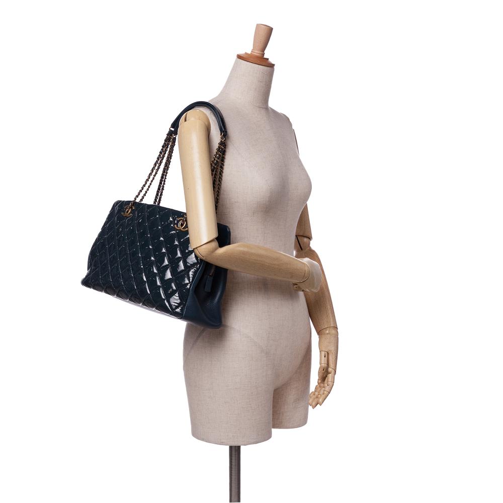 Navy Leather Chanel Shoulder Bag