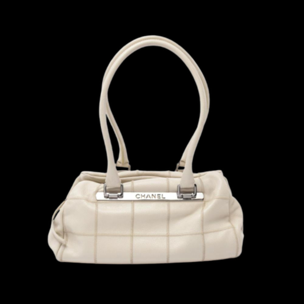 White Leather Chanel Shoulder Bag