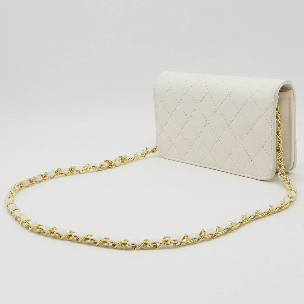 White Leather Chanel Shoulder Bag
