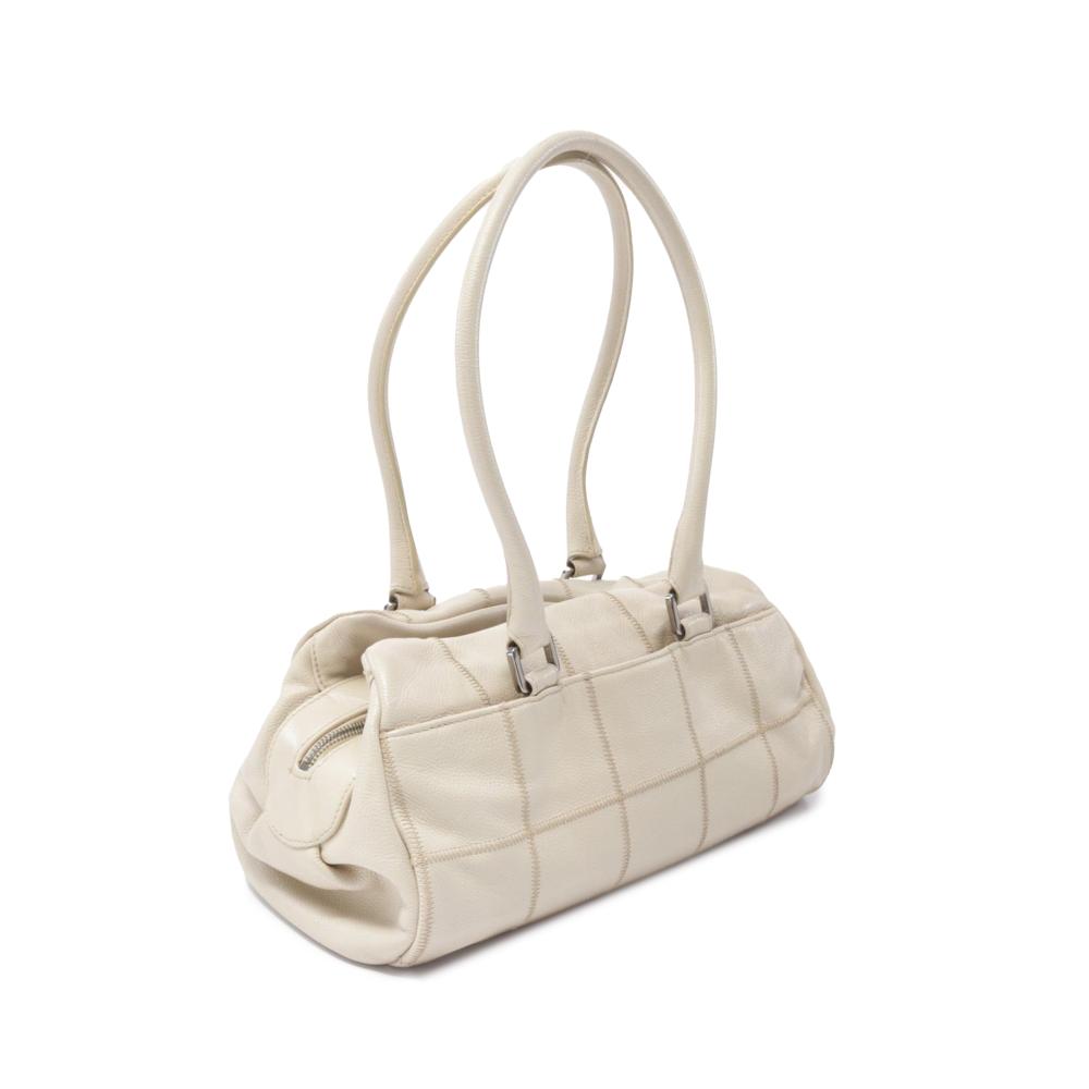 White Leather Chanel Shoulder Bag