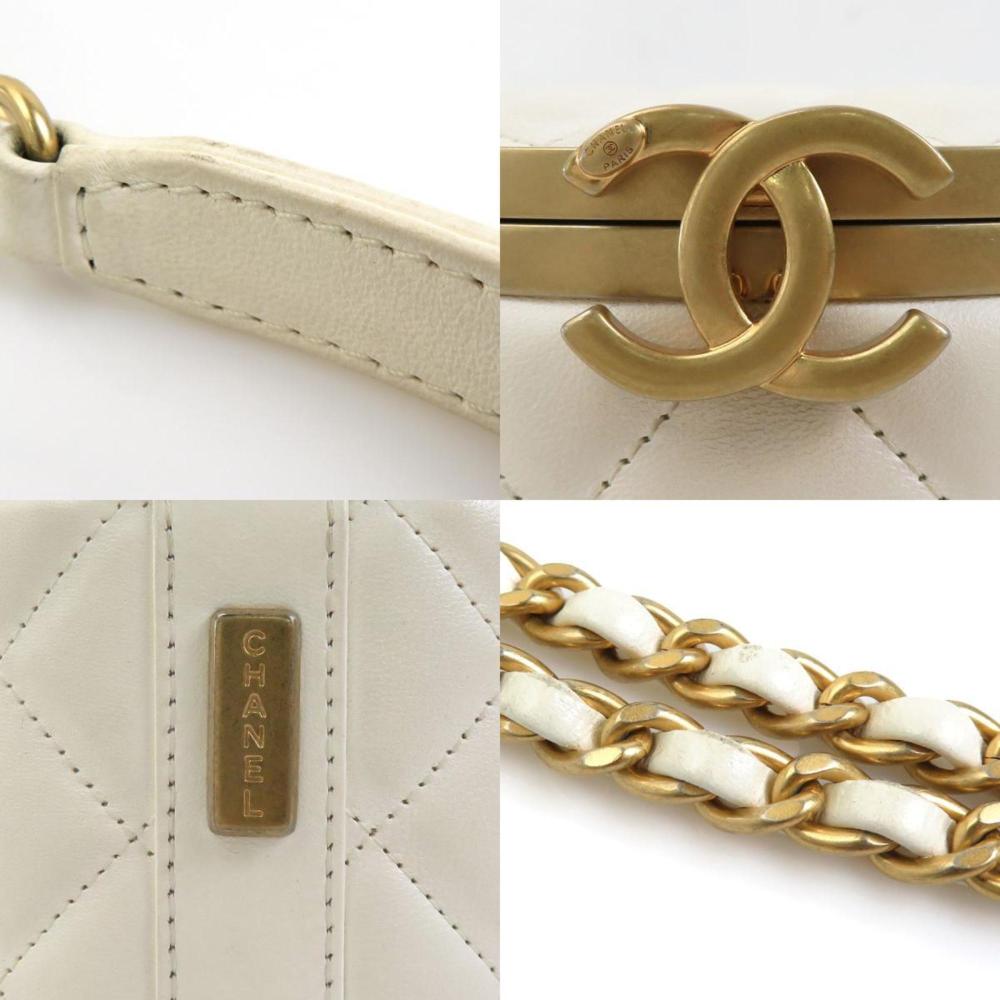 White Leather Chanel Shoulder Bag