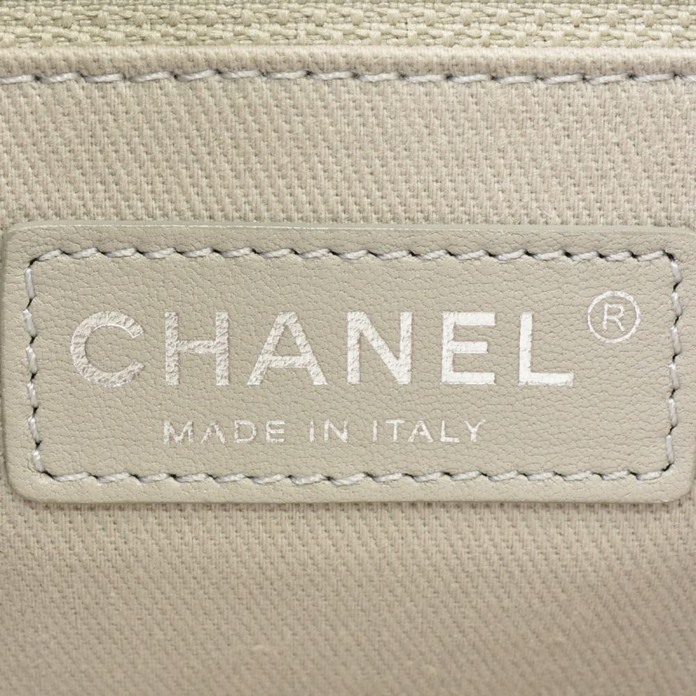 White Leather Chanel Shoulder Bag