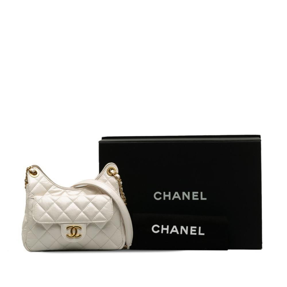 White Leather Chanel Shoulder Bag