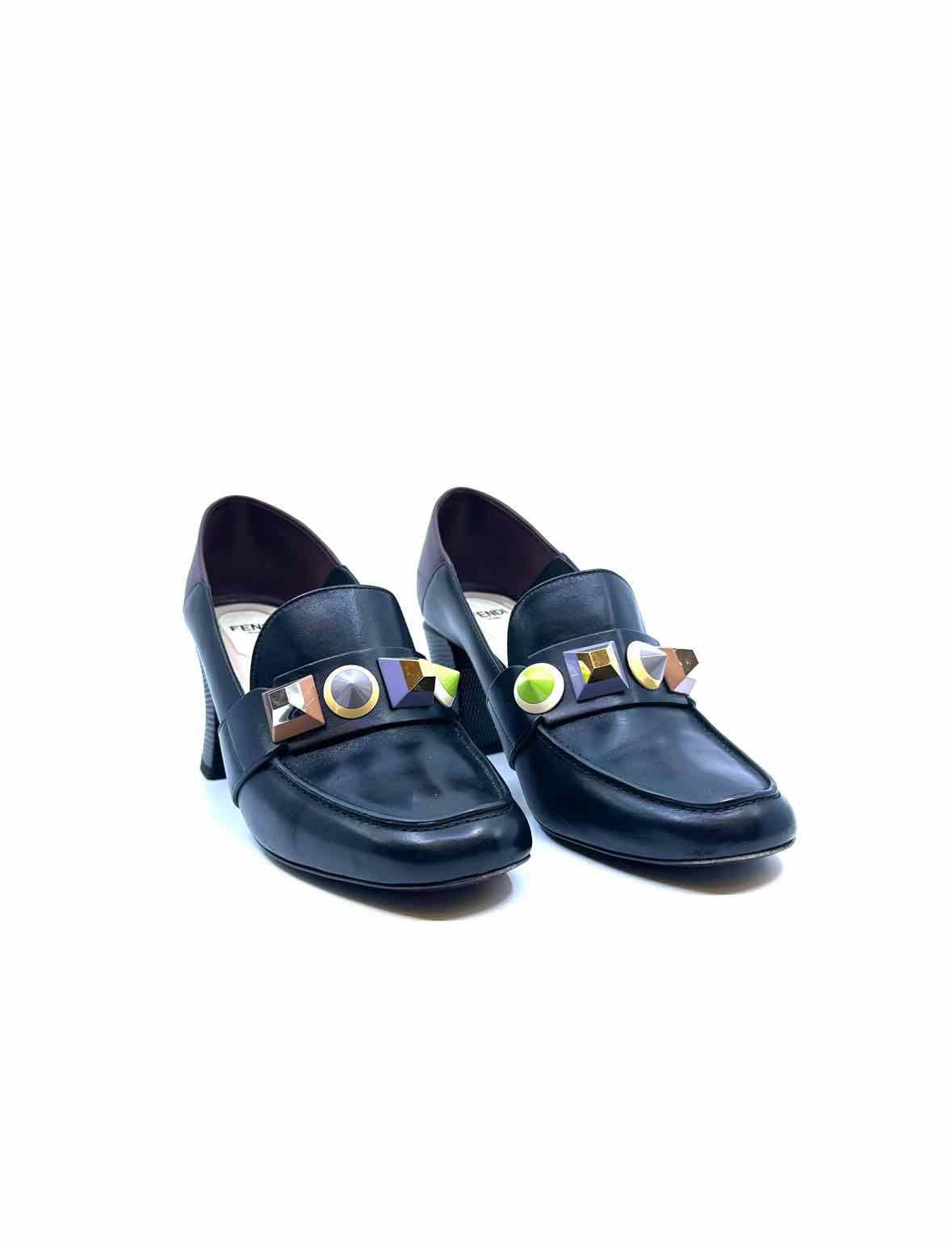 FENDI Size 8 Black Leather Solid Pumps