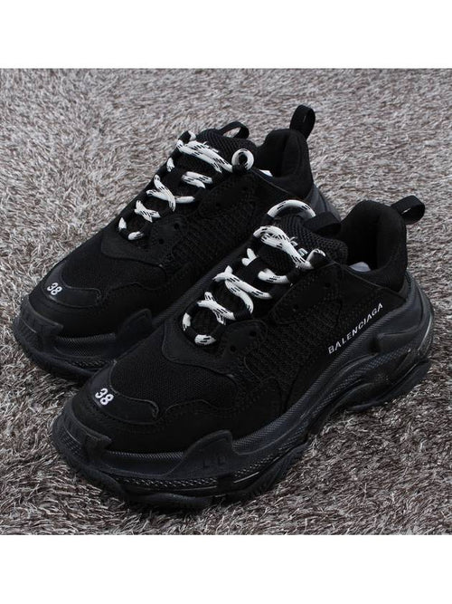 Balenciaga Triple S Black 38 250