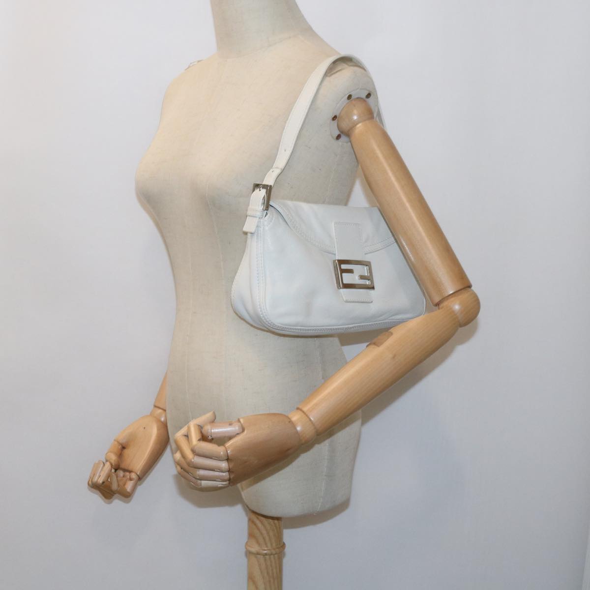 FENDI Mamma Baguette Shoulder Bag Leather Whiteep2545