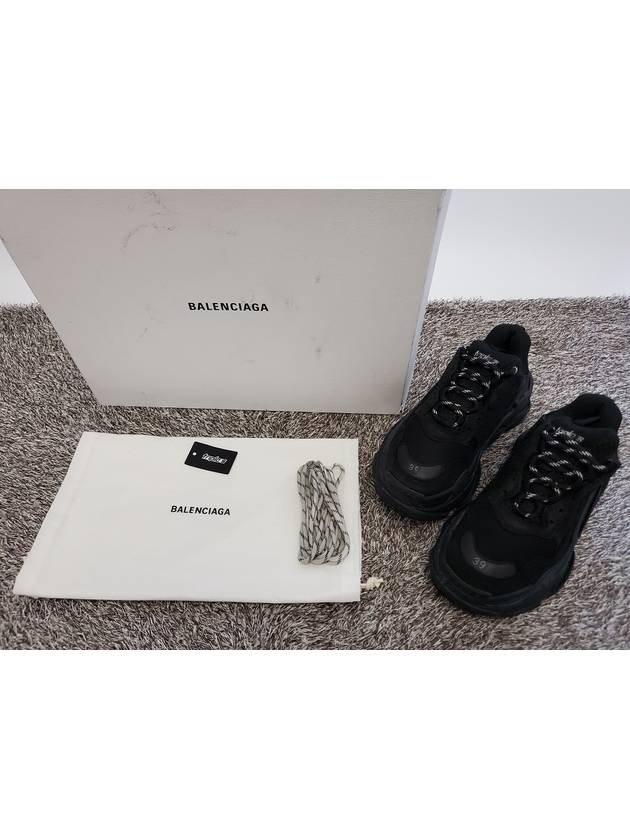 Balenciaga Triple S Dirty Black 39 260