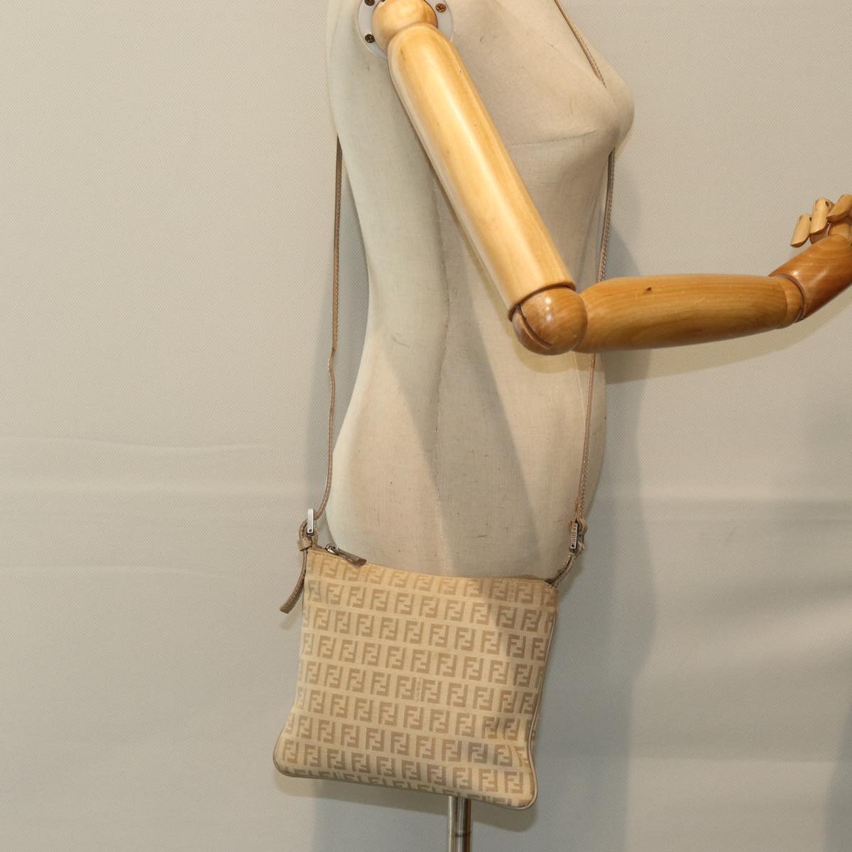FENDI Zucchino Canvas Shoulder Bag Beigefm3513