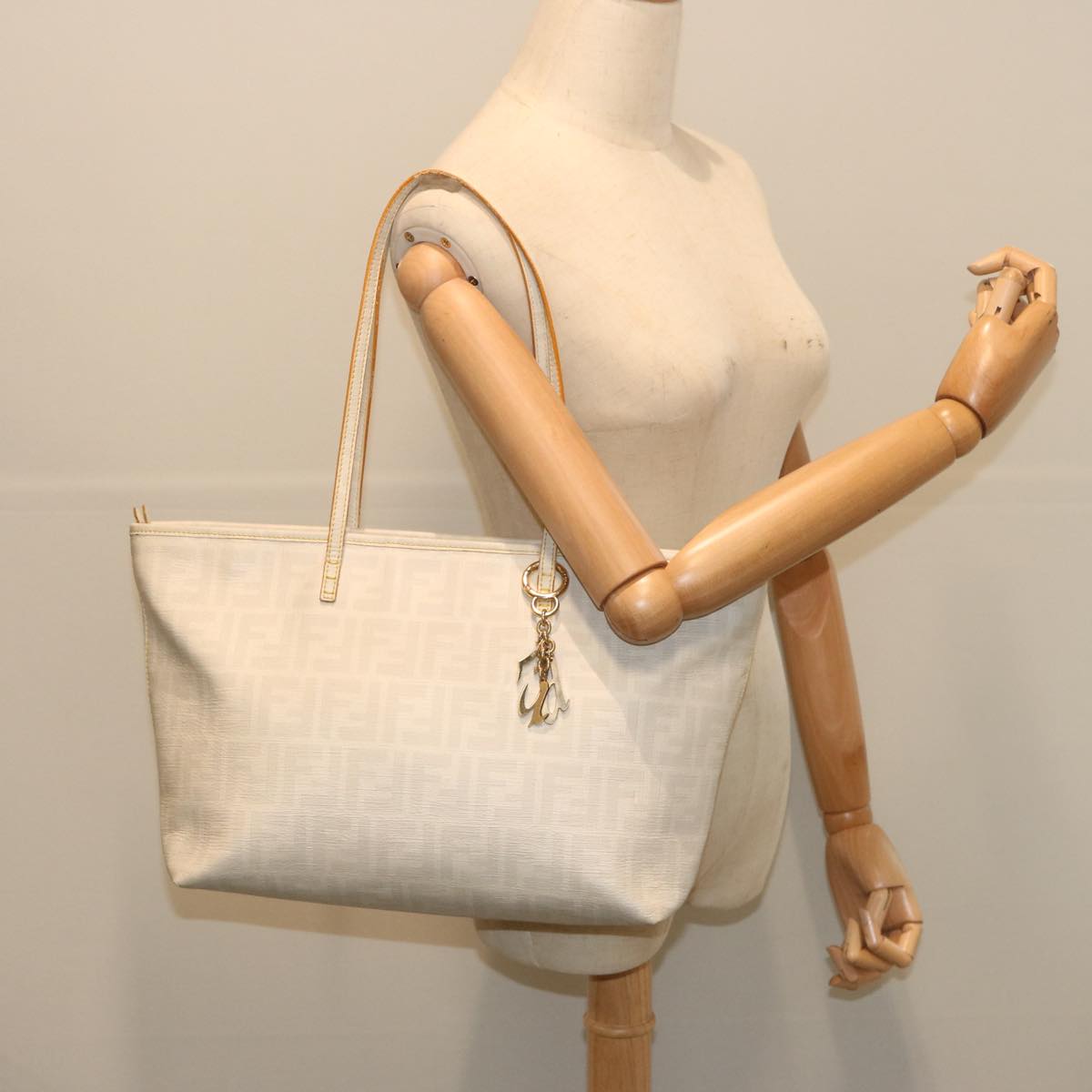 FENDI Zucca Canvas Tote Bag Whitehk1159