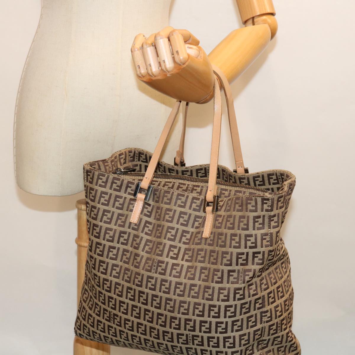 FENDI Zucchino Canvas Hand Bag Nylon Beigehk1256