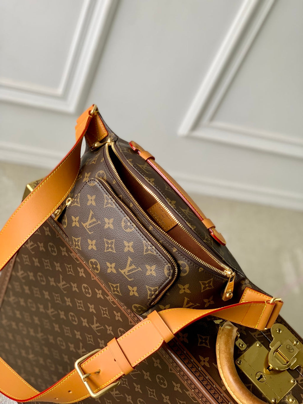 Louis Vuitton Bumbag 15cm Brown Monogram Canvas 330770