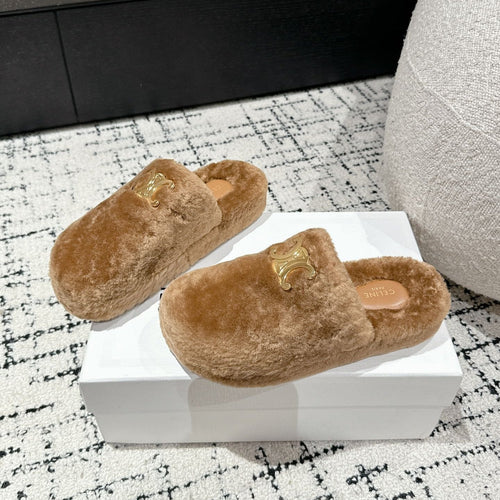 Celine SLIPPER IN CAMEL BROWN SHEARLING