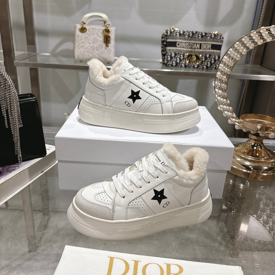 DIOR  DIOR Star Platform Sneaker In White Cowhide 996424