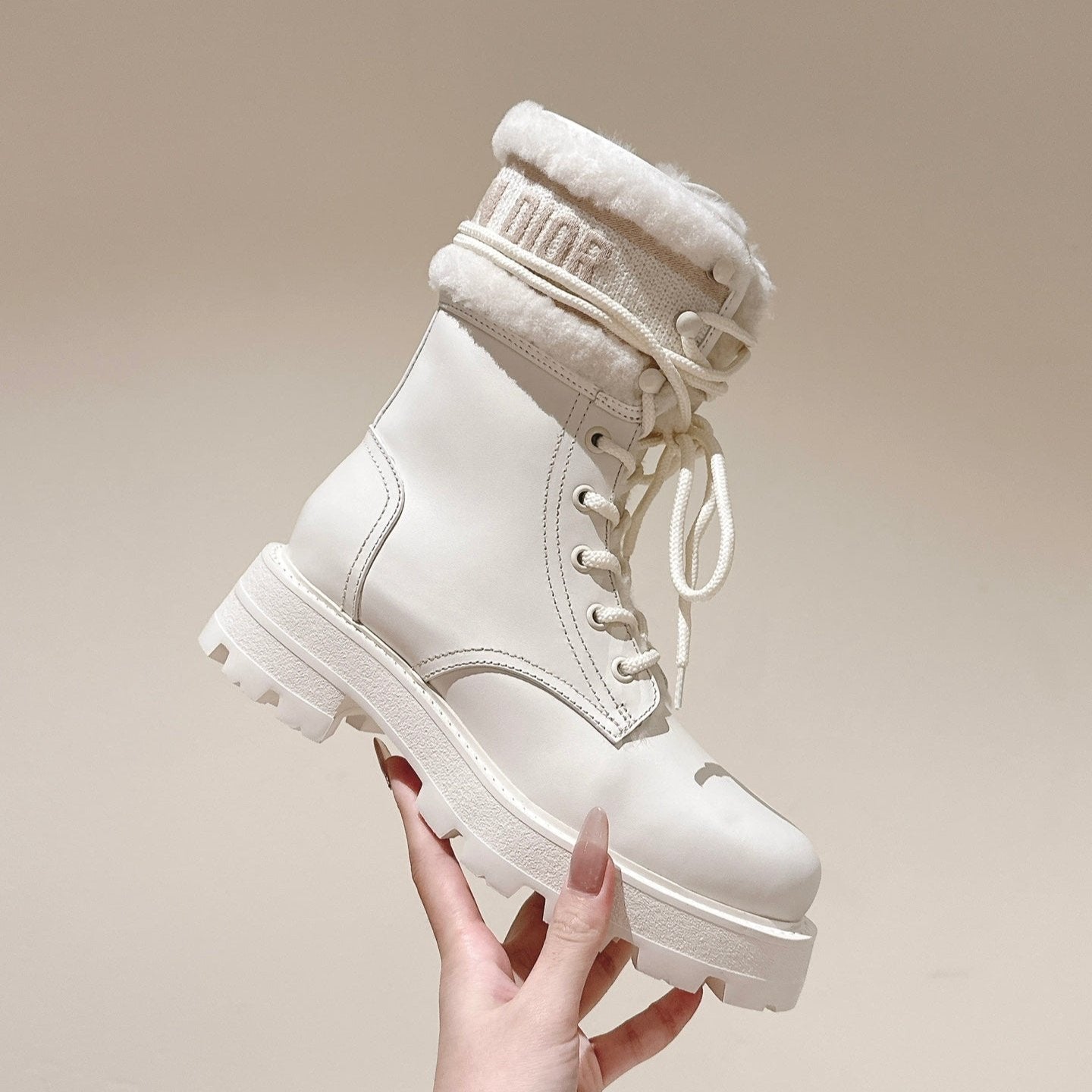 DIOR Ankle Boots In White Calfskin With Wool Fleece Lining 995818