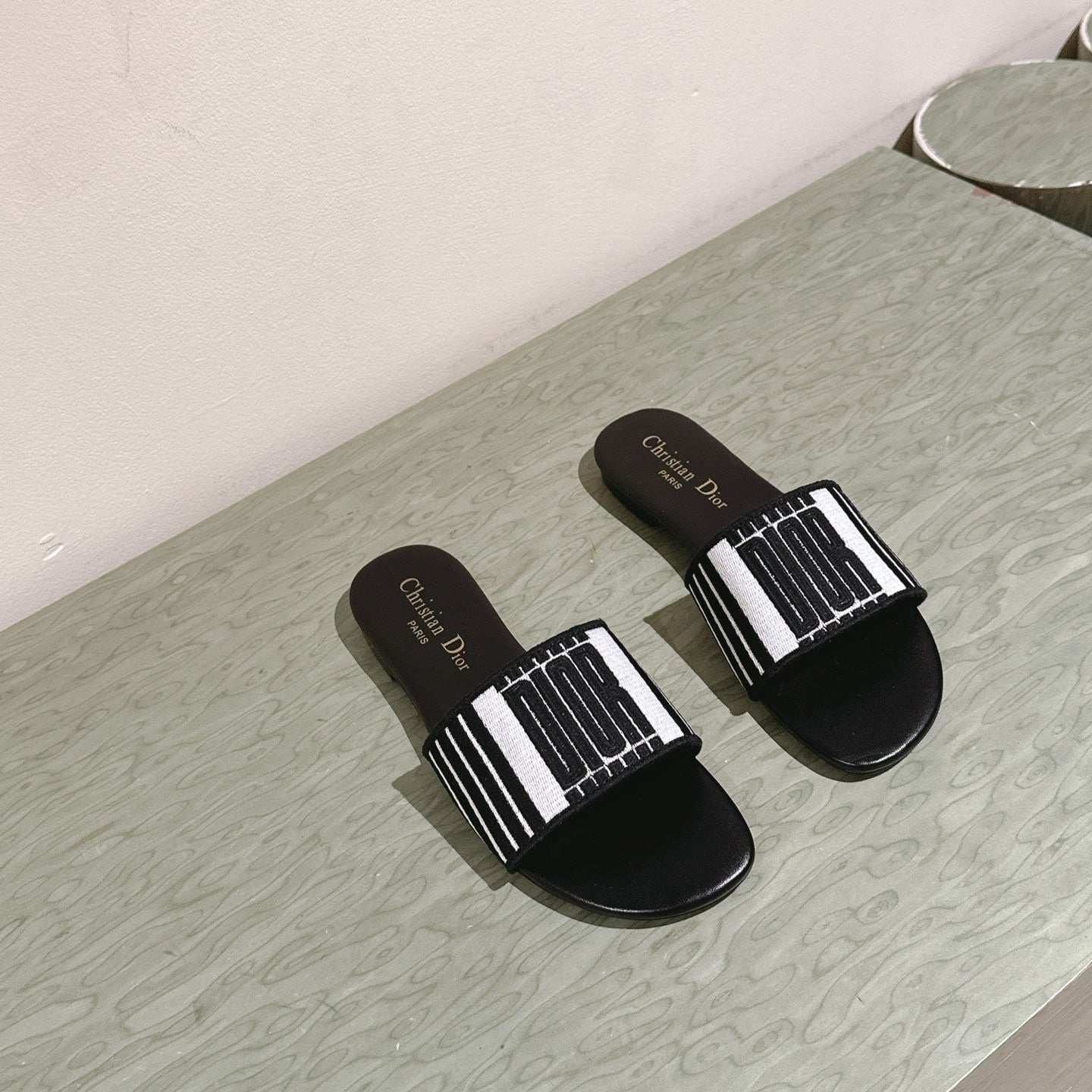 DIOR Dway Slide Fabric with Cowhide 241926
