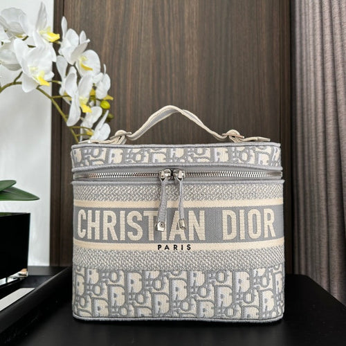 DIOR  DIORtravel vanity 25 grey oblique embroidery