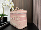 DIOR  DIORtravel vanity 25 pink embroidery