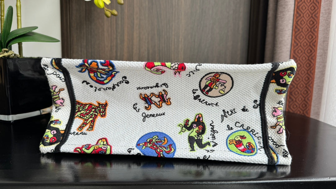 DIOR Small Book Tote 26.5cm White Multicolor Dragon Zodiac Embroidery