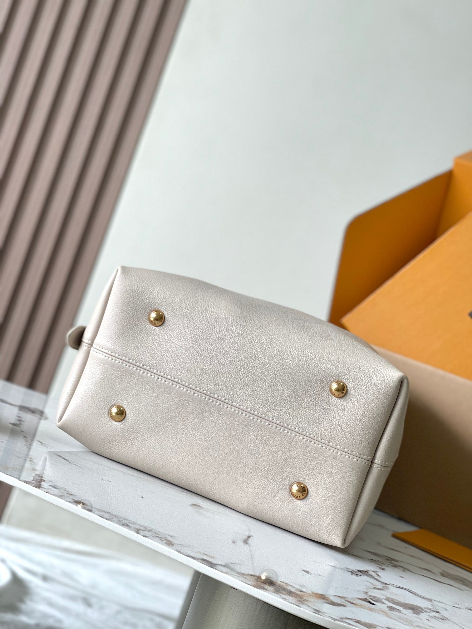 Louis Vuitton LOW KEY HOBO MM 35 IN IVORY BEIGE SMOOTH CALFSKIN