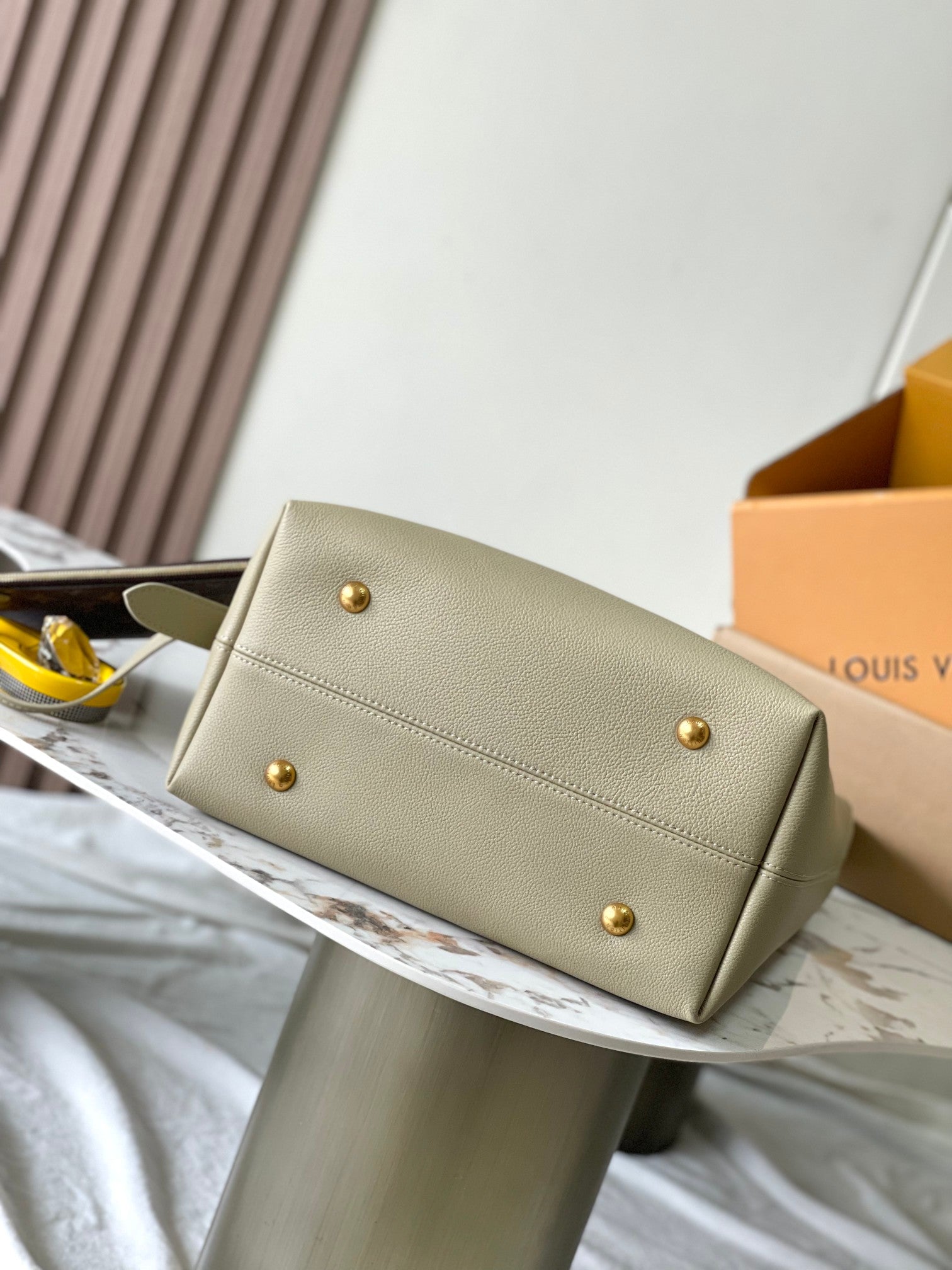 Louis Vuitton LOW KEY HOBO MM 35 IN CLAY SMOOTH CALFSKIN