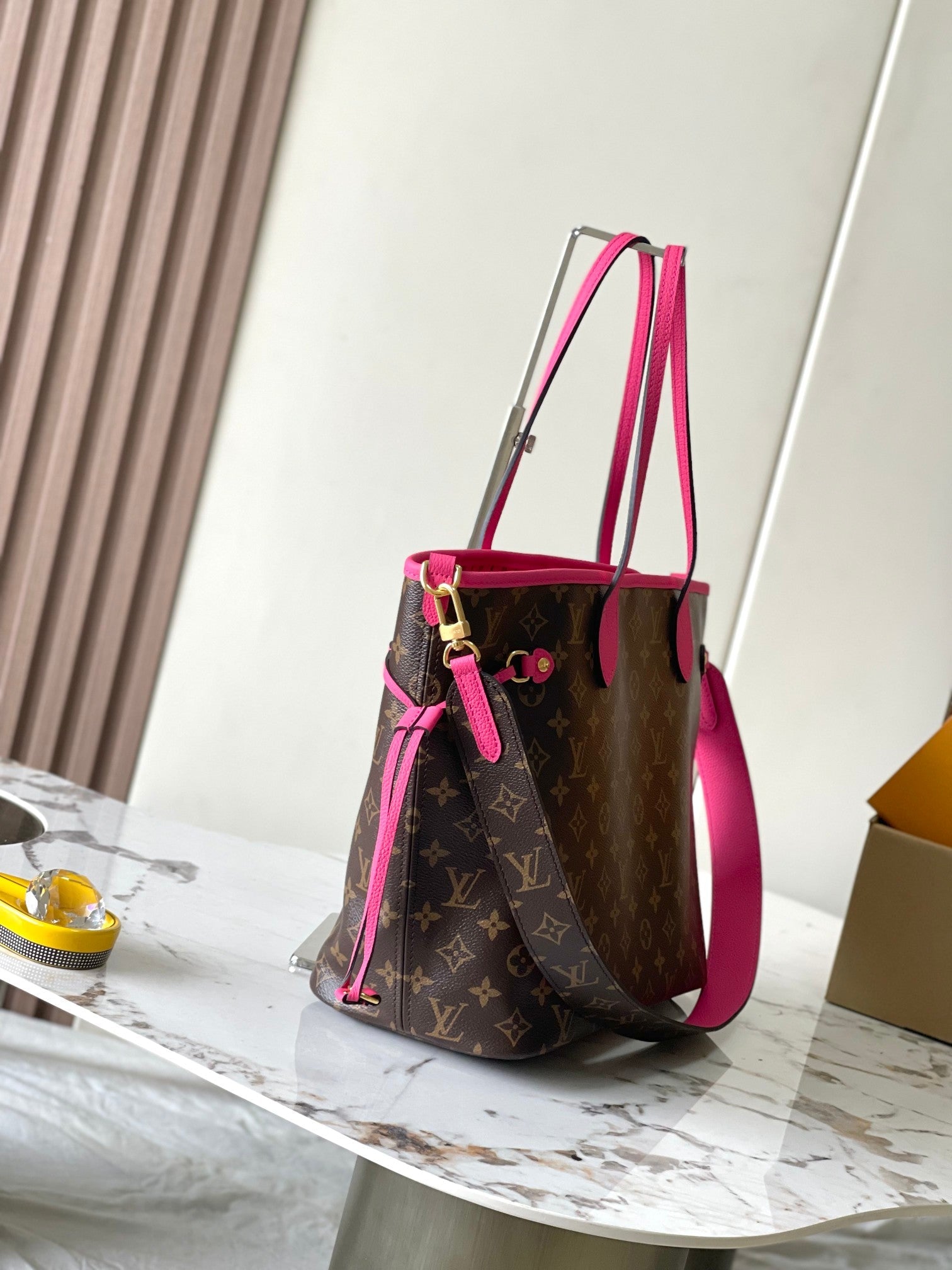 Louis Vuitton Reversible Neverfull MM 31 Inside Out Dark Pink Handle