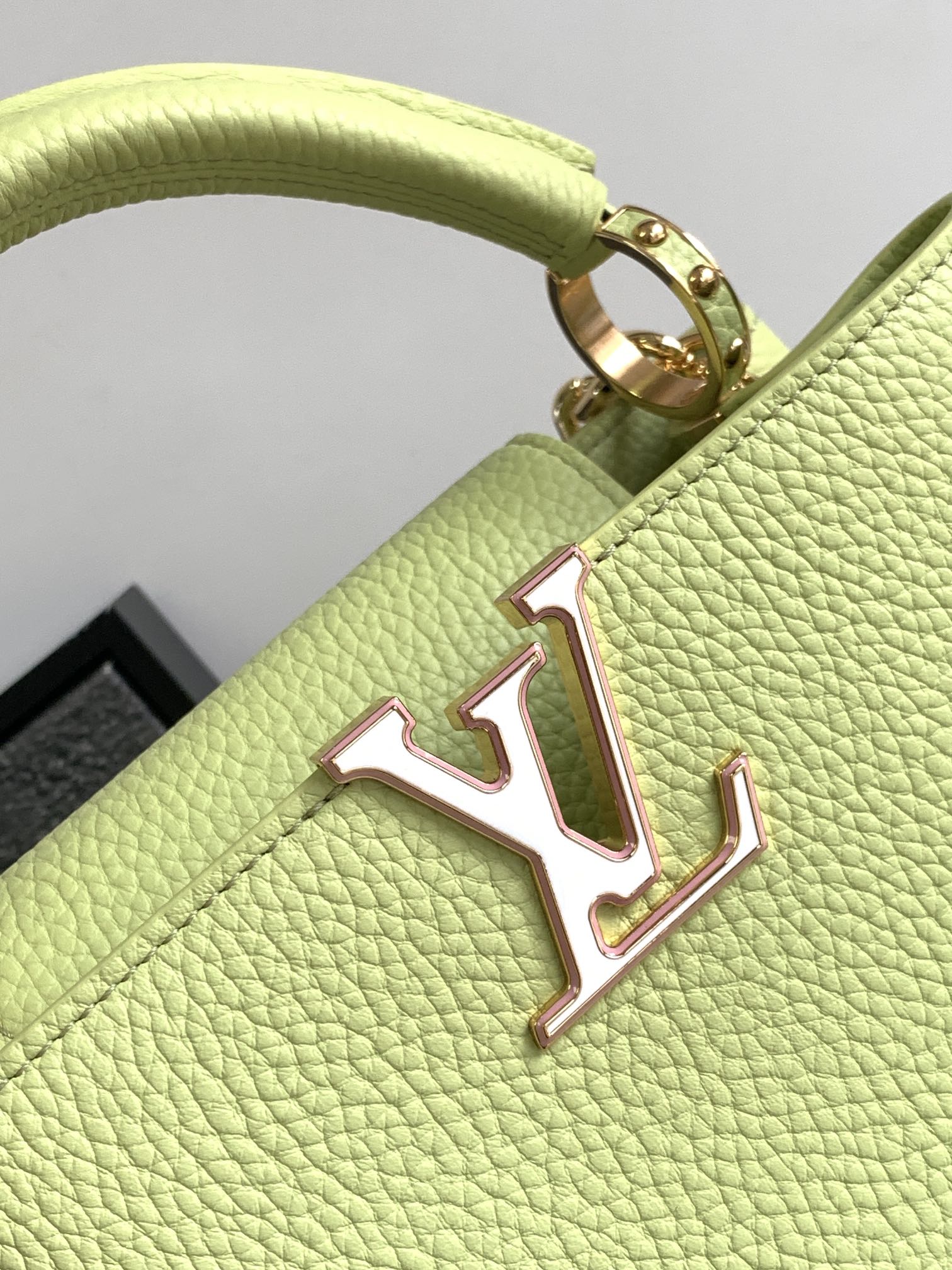 Louis Vuitton CAPUCINES BB 27 IN PEAR GREEN TAURILLON GOLD HARDWARE